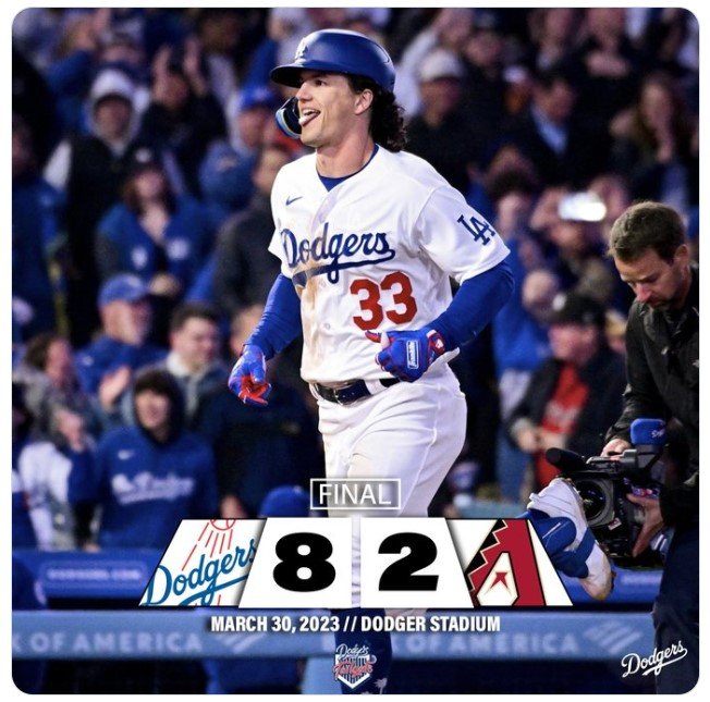 Freeman has 3 hits to lead Dodgers to 8-2 victory