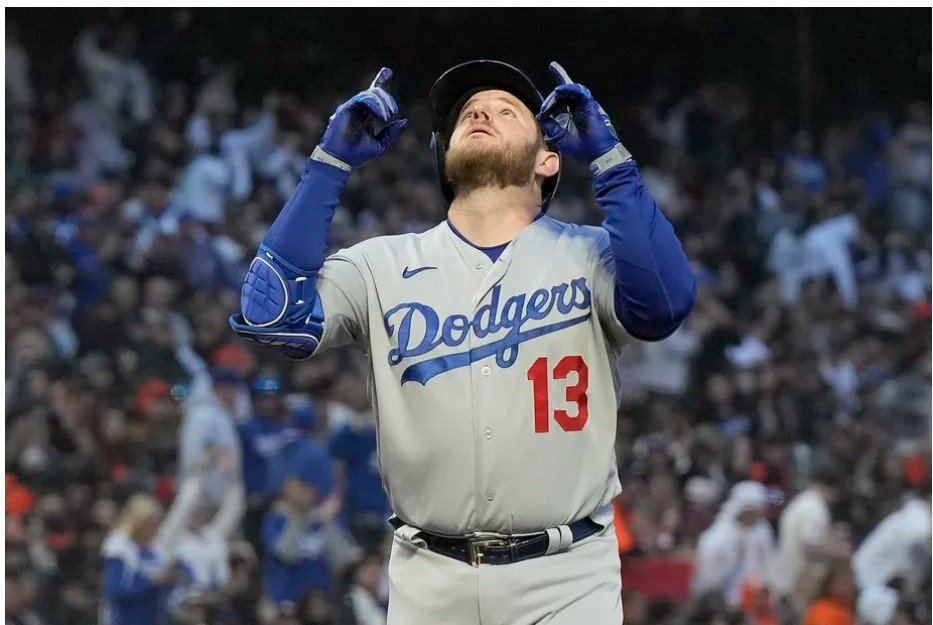 Gavin Lux hits 1st grand slam, Dodgers top Arizona 9-1